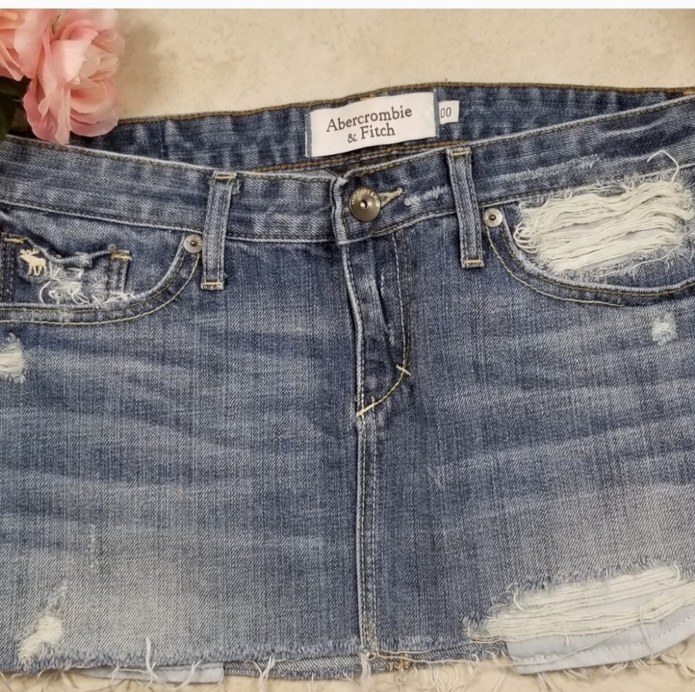 Abercrombie and Fitch Short Denim Skirt size 00
